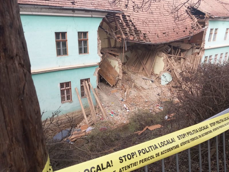 Continuă consilierea psihologică a elevilor, profesorilor şi părinţilor, după tragedia de la internatul din Odorheiu Secuiesc