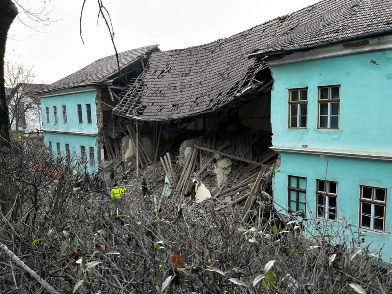 Una dintre cele 4 victime recuperate de sub dărâmăturile internatului din Odorheiu Secuiesc a decedat Una dintre cele 4 victime recuperate de sub dărâmăturile internatului din Odorheiu Secuiesc a decedat