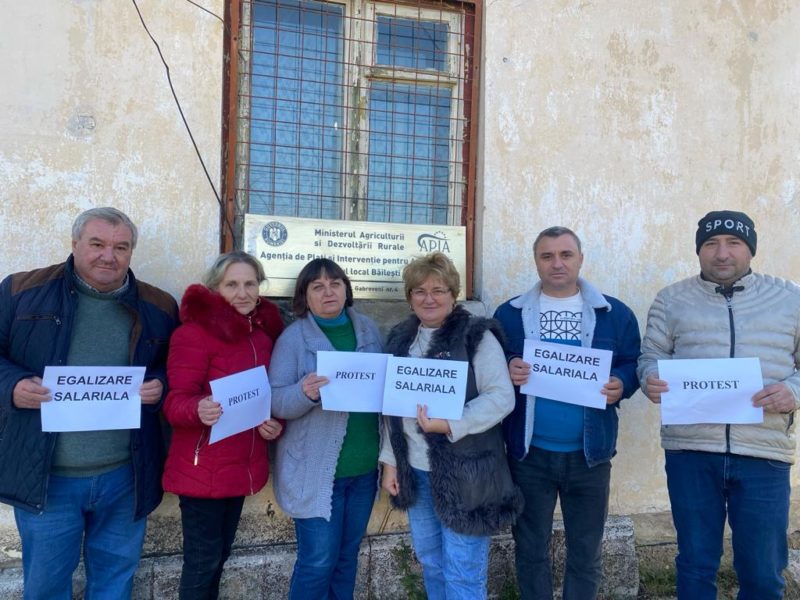 Nemulțumirile îi împing pe lucrătorii APIA spre pichetarea Ministerului Agriculturii