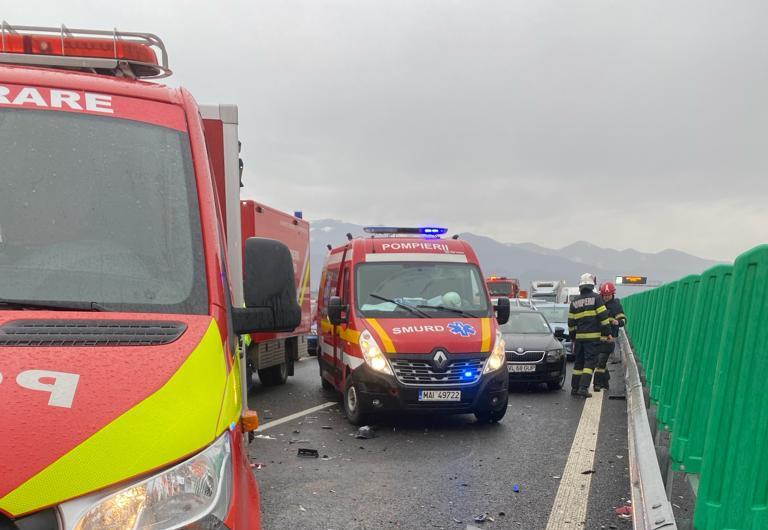 UPDATE: Trafic reluat pe A1 între Boiţa şi Tălmaciu, unde a avut loc un accident cu şase maşini