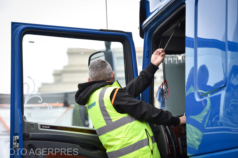 Protestul transportatorilor, aprobat să se desfăşoare în București, începe în această dimineaţă