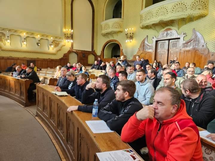 Fermierii mureșeni suspendă protestele, după întâlnirea cu ministrul Agriculturii