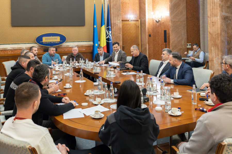 Fermierii şi transportatorii au anunţat că s-au înţeles cu premierul Marcel Ciolacu şi că vor înceta protestul