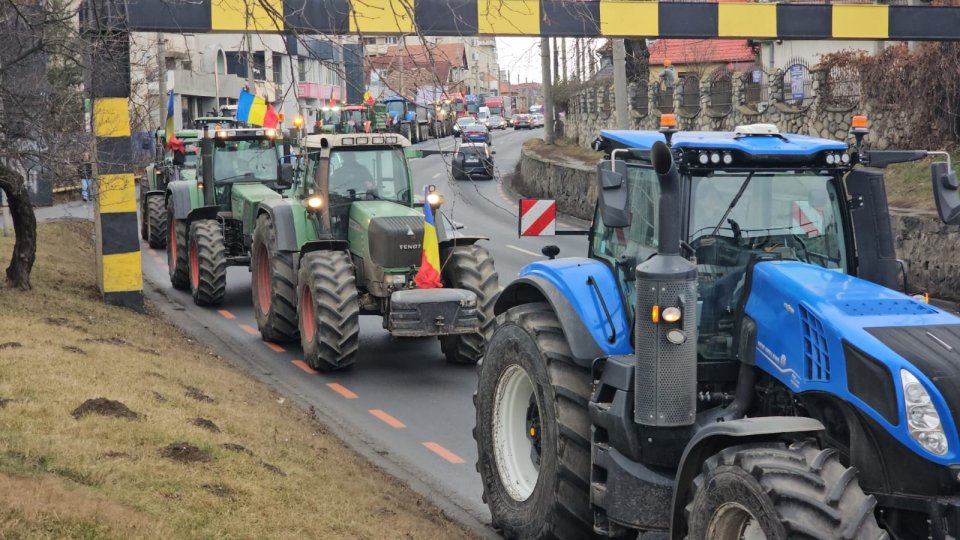 La Sibiu continuă protestul autorizat al fermierilor La Sibiu continuă protestul autorizat al fermierilor