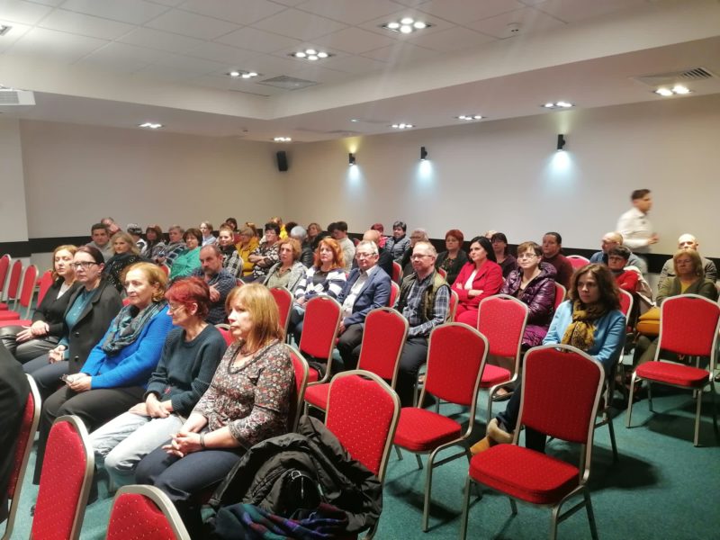 Un proiect european a readus la şcoală sute de copii și tineri din Harghita şi Covasna