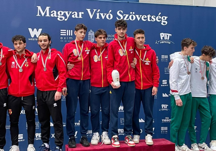 Sabrerii juniori, aur la Cupa Mondială de la Budapesta