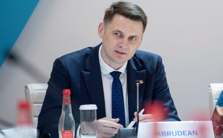 Mircea Abrudean, despre decizia CCR privind pensiile magistraţilor: În funcţie de motivare, de decizia coaliţiei, se reia procedura Mircea Abrudean, despre decizia CCR privind pensiile magistraţilor: În funcţie de motivare, de decizia coaliţiei, se reia procedura