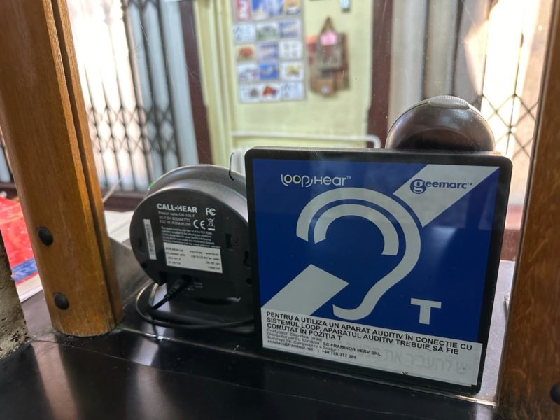 Facilități pentru nevăzători și pentru cei cu deficiențe de auz, la Poșta Mureș