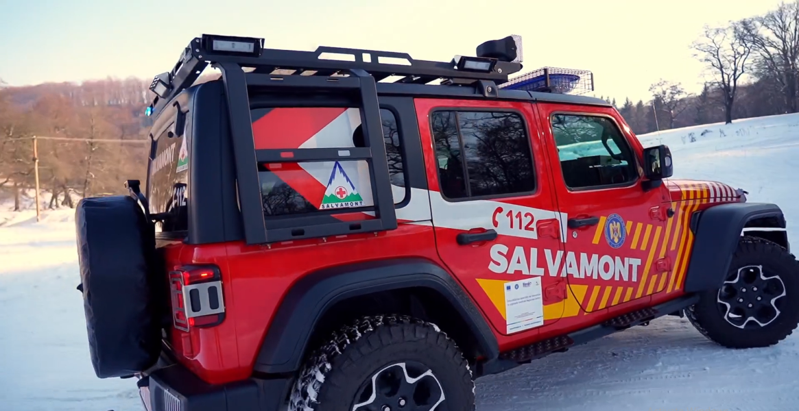 Covasna: Serviciul Salvamont, dotat cu o autospecială de intervenţie în zone montane greu accesibile