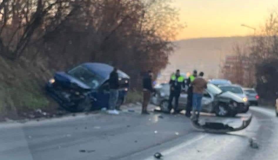 Două persoane, rănite într-un accident produs pe Calea Sighișoarei din Târgu Mureș