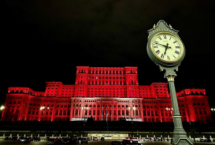 Peste 100 de clădiri din ţară vor fi iluminate azi în roşu de Ziua Europeană a Numărului de Urgenţă 112 Peste 100 de clădiri din ţară vor fi iluminate azi în roşu de Ziua Europeană a Numărului de Urgenţă 112