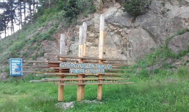 Construcția ilegală exclusiv în limba maghiară din Gheorgheni a fost înlăturată