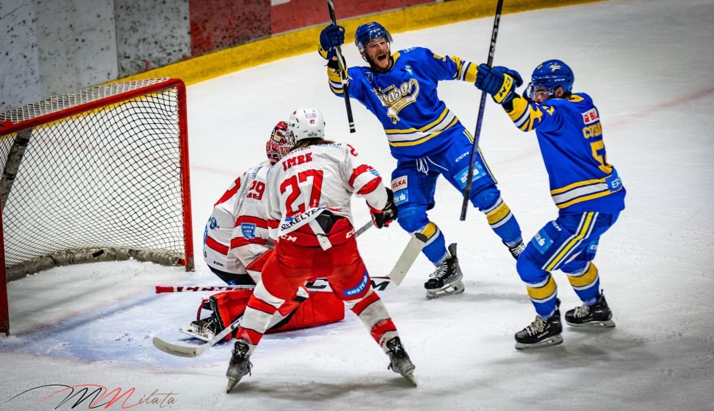 Au început semifinalele Erste Liga de hochei