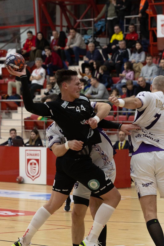 Dinamo, o nouă victorie în „Liga Zimbrilor”