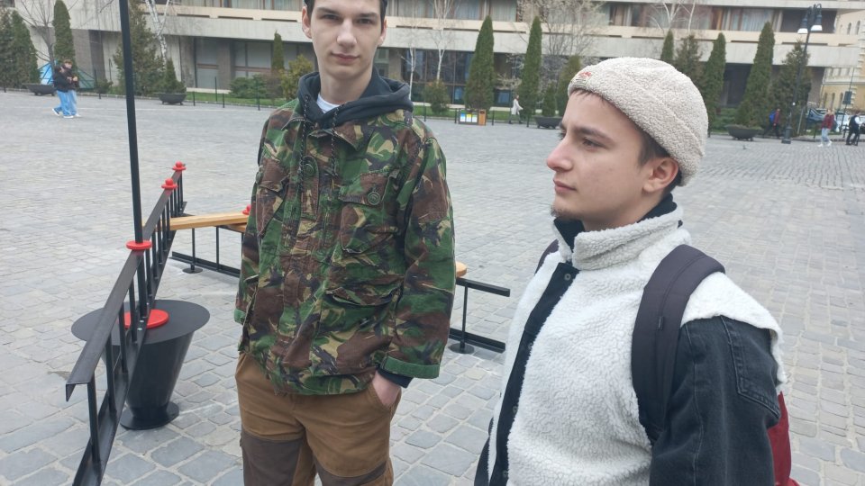 Mobilier urban realizat de adolescenți, în centrul istoric din Brașov