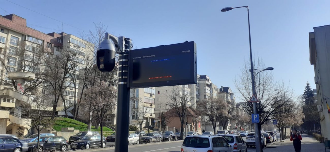 Afişajul electronic în staţiile de autobuz din Târgu Mureş, funcţional din toamna acestui an