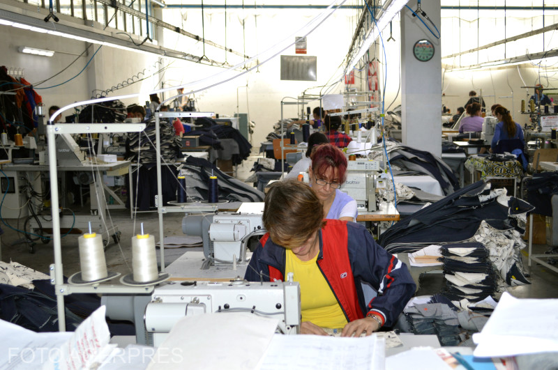130 de angajaţi disponibilizaţi de o firmă de confecţii din Odorheiu Secuiesc 130 de angajaţi disponibilizaţi de o firmă de confecţii din Odorheiu Secuiesc