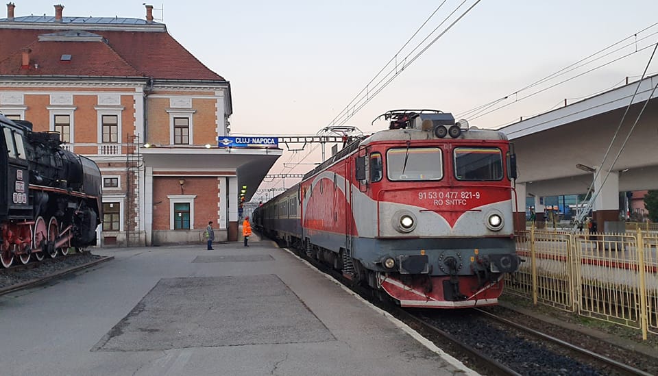 Directorii generali şi financiari ai companiilor feroviare renunţă la 10 % din indemnizaţii Directorii generali şi financiari ai companiilor feroviare renunţă la 10 % din indemnizaţii
