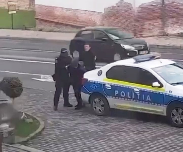 UPDATE: Violențe la Colegiul Național ”Alexandru Papiu Ilarian” din Târgu Mureș UPDATE: Violențe la Colegiul Național ”Alexandru Papiu Ilarian” din Târgu Mureș
