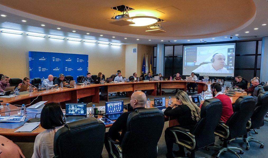 Proiectul de şcoală „de avarie”, încă un pas în Consiliul Local Brașov