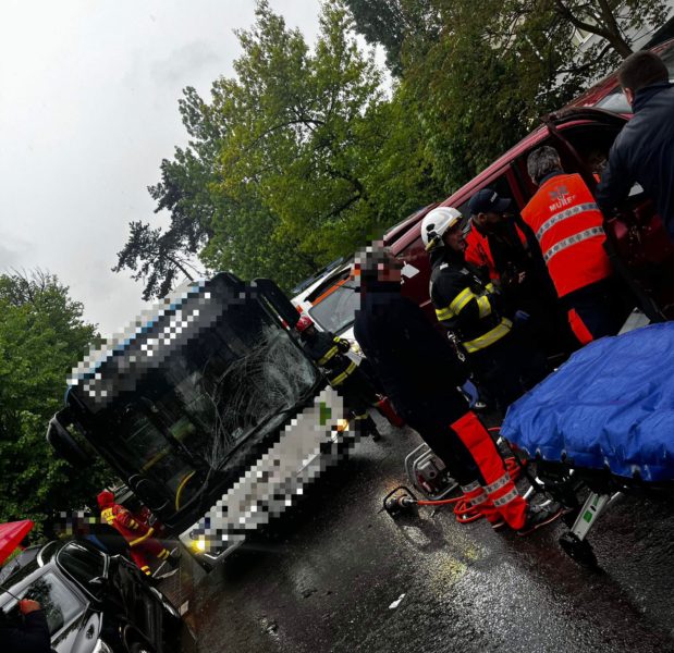 Accident cu 5 victime, în municipiul Târgu Mureș