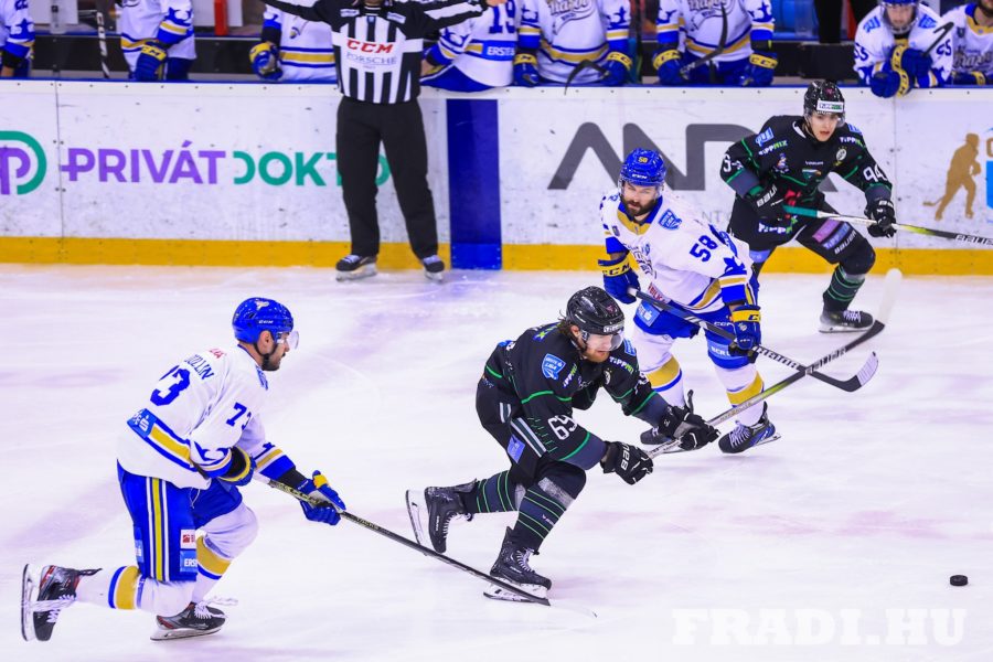 Corona Brașov a început cu dreptul finala Erste Liga Corona Brașov a început cu dreptul finala Erste Liga
