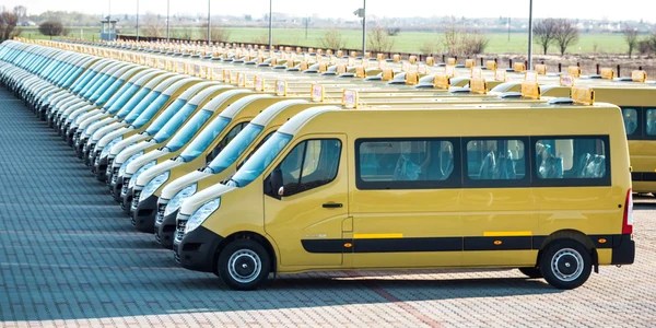 Consiliul Judeţean Braşov cumpără 55 de microbuze pentru transportul elevilor din mediul rural