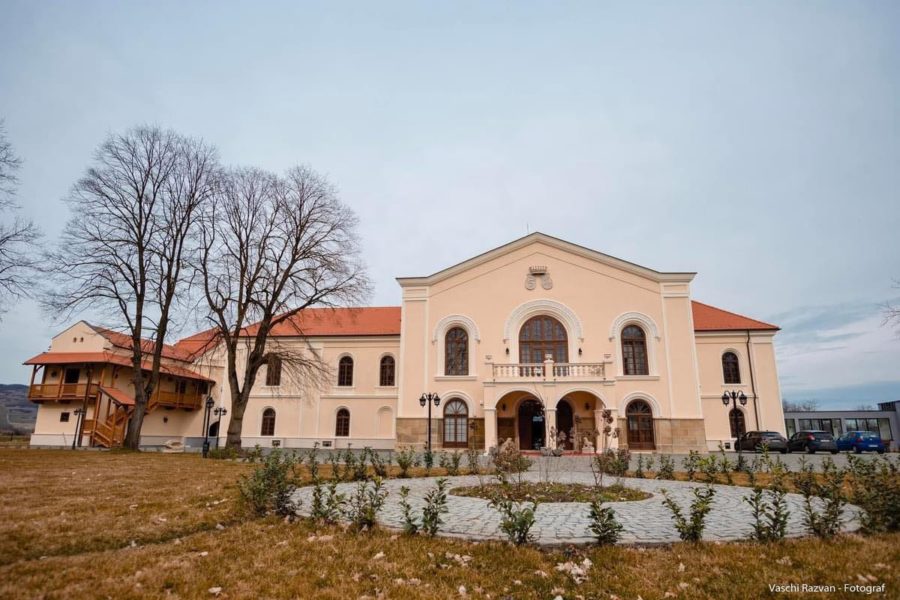 Complet renovat, Castelul Bethlen din Bahnea își așteaptă turiștii Complet renovat, Castelul Bethlen din Bahnea își așteaptă turiștii