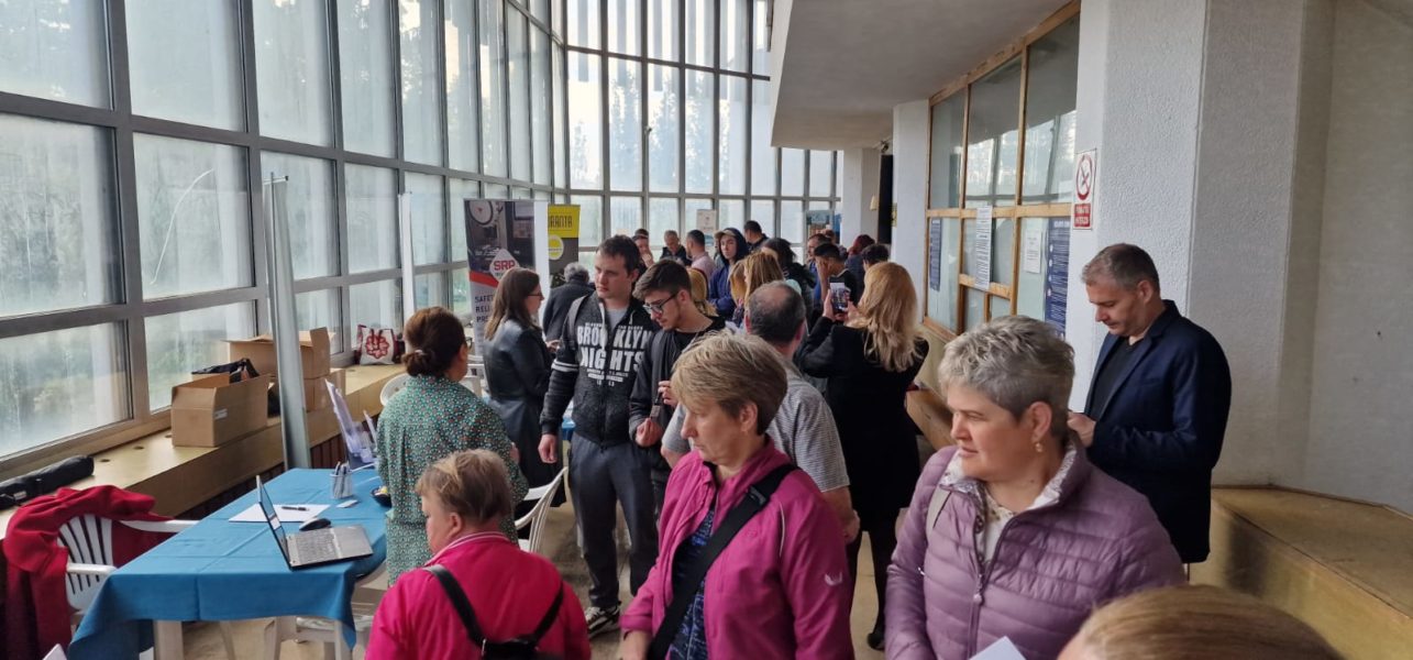 266 șomeri au fost selectați în vederea încadrării în muncă, în urma Bursei generale a locurilor de muncă de la Tg.Mures 266 șomeri au fost selectați în vederea încadrării în muncă, în urma Bursei generale a locurilor de muncă de la Tg.Mures
