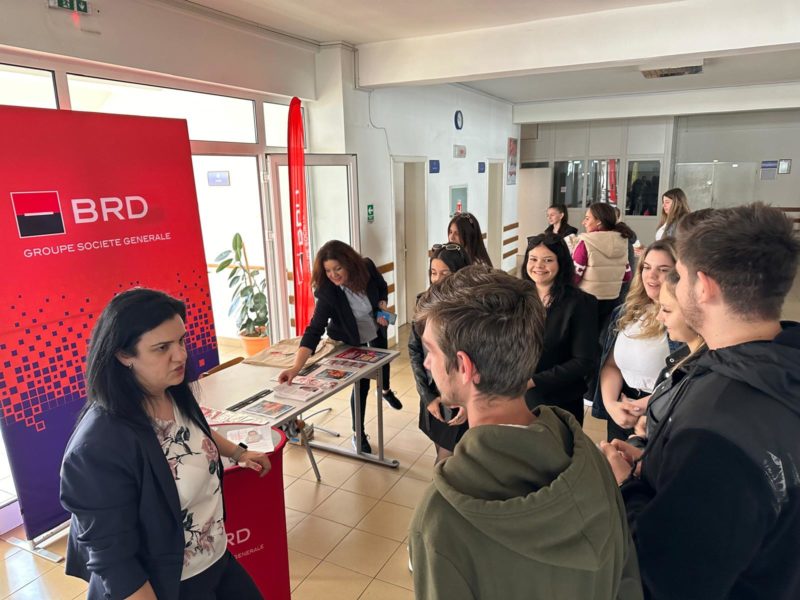 Studenții mureșeni au fost azi față în față cu angajatorii