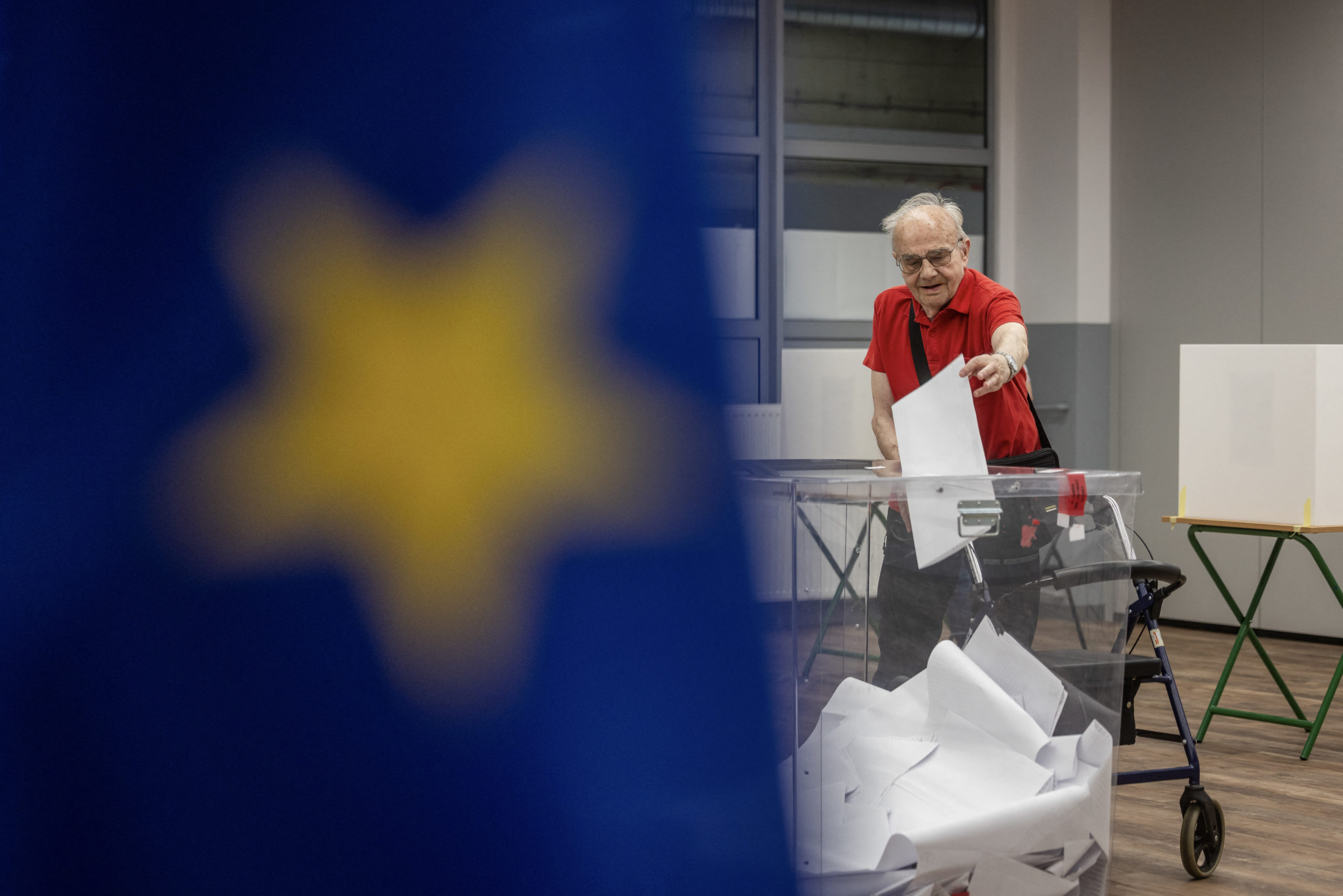 Alianţa PSD-PNL a câştigat alegerile europarlamentare cu 54% din voturile exprimate