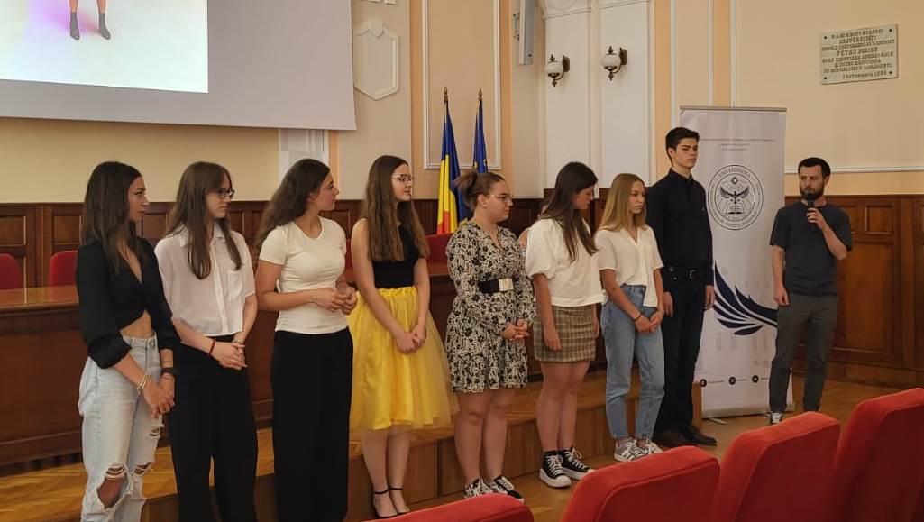 46 de tineri din judeţul Mureş, premiaţi în cadrul proiectului „Tineri debutanţi în artă şi comunicare”