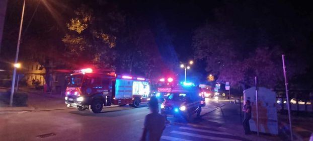 Explozie de la o butelie într-un bloc din Sfântu Gheorghe; o persoană cu arsuri pe 70% din corp Explozie de la o butelie într-un bloc din Sfântu Gheorghe; o persoană cu arsuri pe 70% din corp
