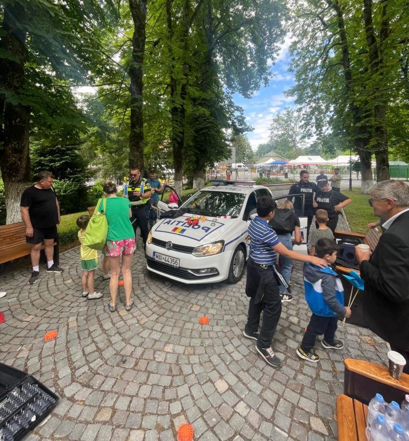 De 1 iunie, Poliția din cadrul Stațiunii Sovata a fost alături de cei mai tineri membri ai comunității