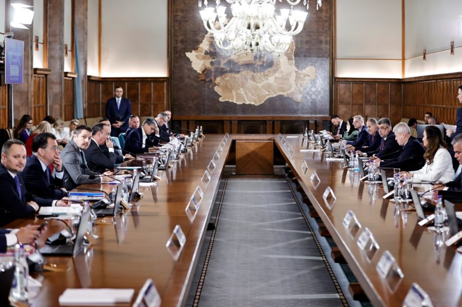 Guvernul s-ar putea reuni astăzi într-o şedinţă extraordinară