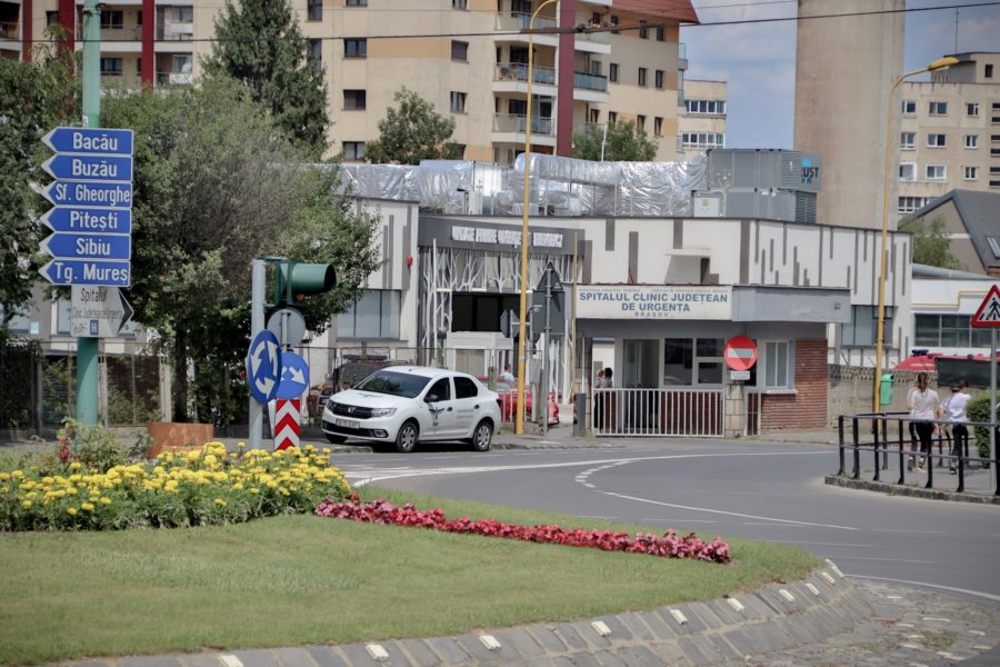 Sute de oameni şi mai multe companii din Braşov au donat pentru renovarea Secţiei de Oncologie a Spitalului Clinic Judeţean de Urgenţă Braşov