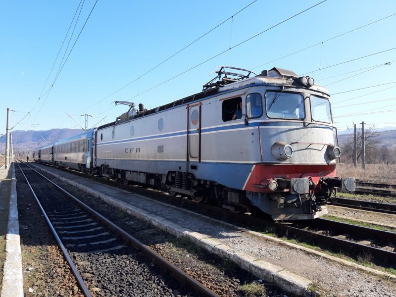 În ultimii 10 ani, 90 de persoane s-au electrocutat pe vagoanele de tren sau pe podurile feroviare În ultimii 10 ani, 90 de persoane s-au electrocutat pe vagoanele de tren sau pe podurile feroviare