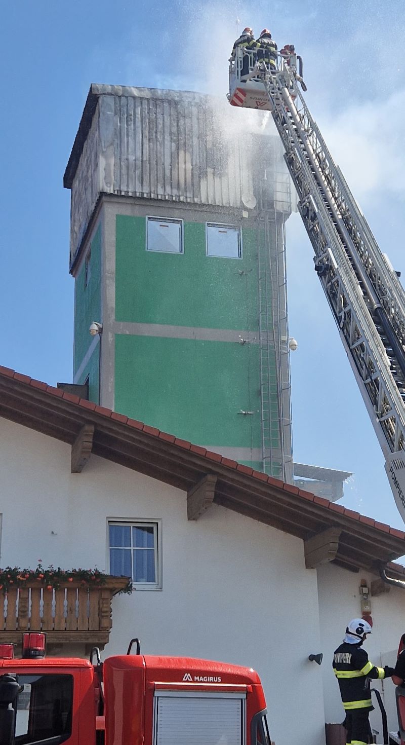 Incendiu la o fabrică de cherestea din comuna Zetea