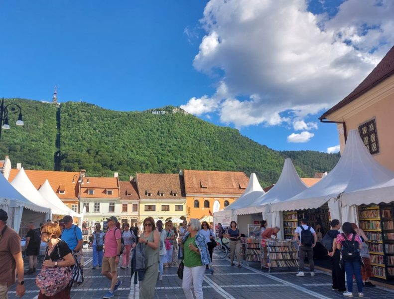 Astăzi se încheie Târgul de Carte Gaudeamus Radio România de la Brașov