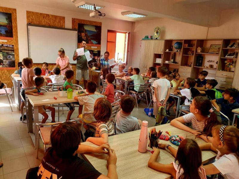 Copilării, cu Veronica Ilie – Dinozauri în armată