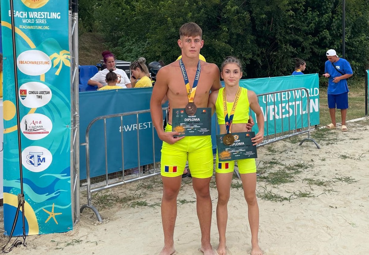 Sportivi mureșeni, pe podium la Europenele de lupte pe plajă Sportivi mureșeni, pe podium la Europenele de lupte pe plajă