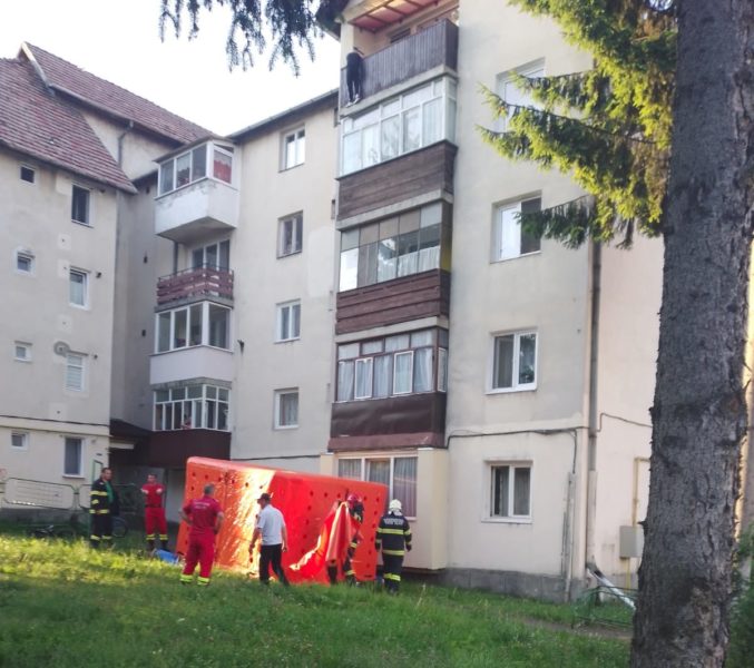 O femeie a fost salvată de la sinucidere de către poliţiştii din Miercurea-Ciuc