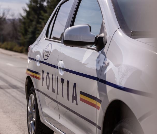 Două tinere de 17 şi 21 de ani din Topliţa au fost reţinute după ce au agresat fizic o minoră de 12 ani Două tinere de 17 şi 21 de ani din Topliţa au fost reţinute după ce au agresat fizic o minoră de 12 ani