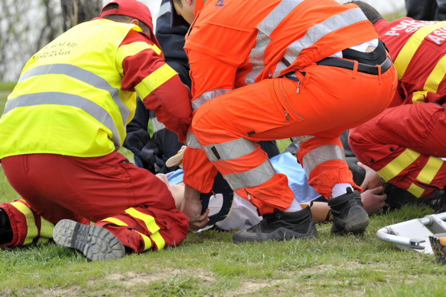 Băiat electrocutat, inconştient, resuscitat de medici Băiat electrocutat, inconştient, resuscitat de medici
