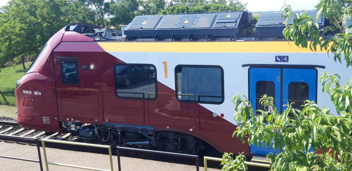 Primul tren interregional electric Coradia Stream va fi prezentat publicului, în Gara de Nord din Bucureşti, în acest weekend