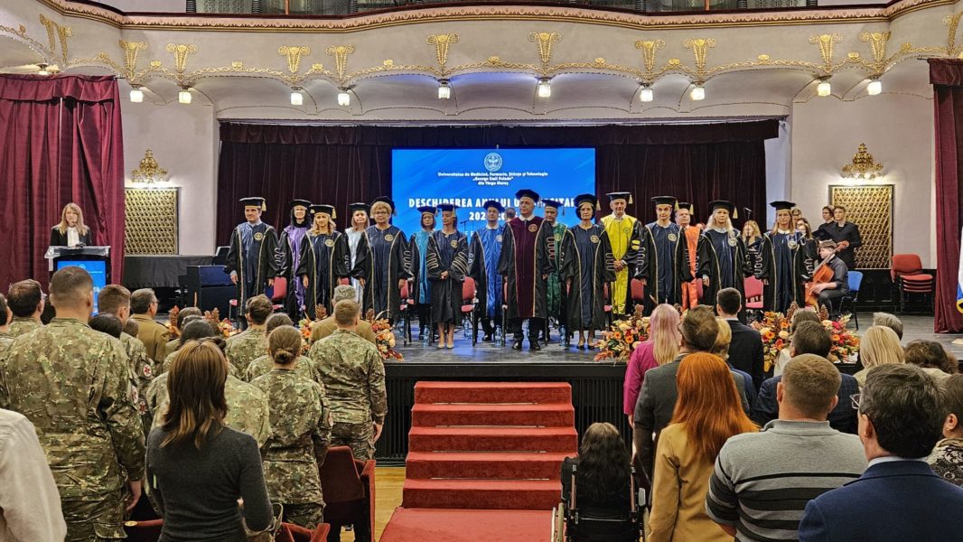 UMFST Târgu Mureș a intrat în noul an universitar cu cel mai mare număr de boboci din istorie