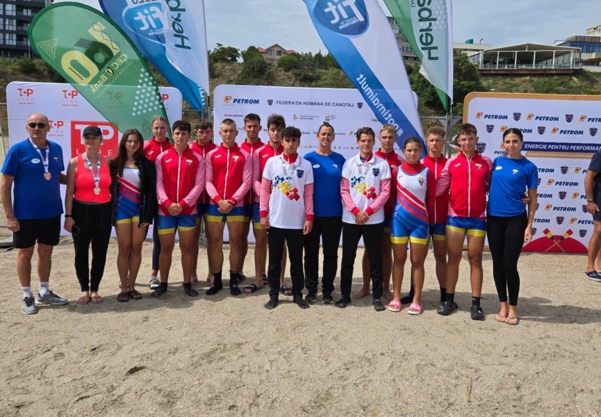 Sportivii mureșeni, medaliați la Naționalele de canotaj pe mare
