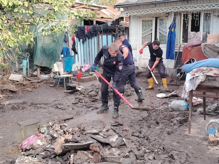 Ajutoare de la Brașov, pentru sinistrații din Pechia