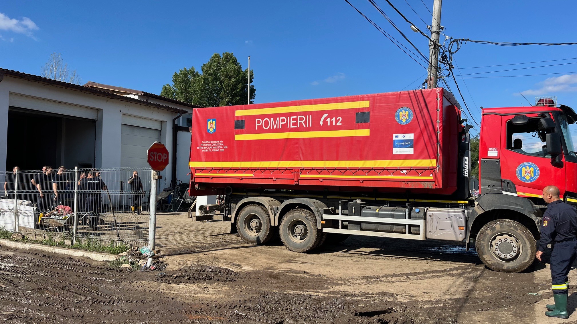 ISU Harghita a trimis în misiune un nou contingent de forțe și mijloace în județul Galați, afectat și noaptea trecută de fenomene meteo