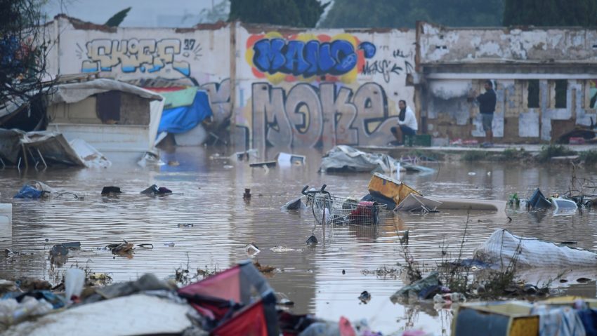 16 persoane au murit în inundaţiile puternice din sud-estul Spaniei